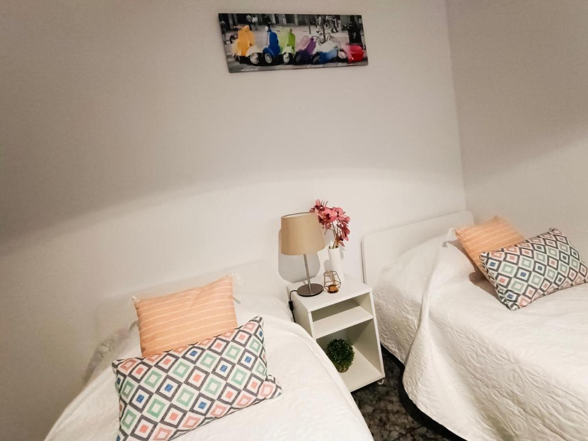 By Plaza Urquinaona Rooms Barcelona Exterior foto