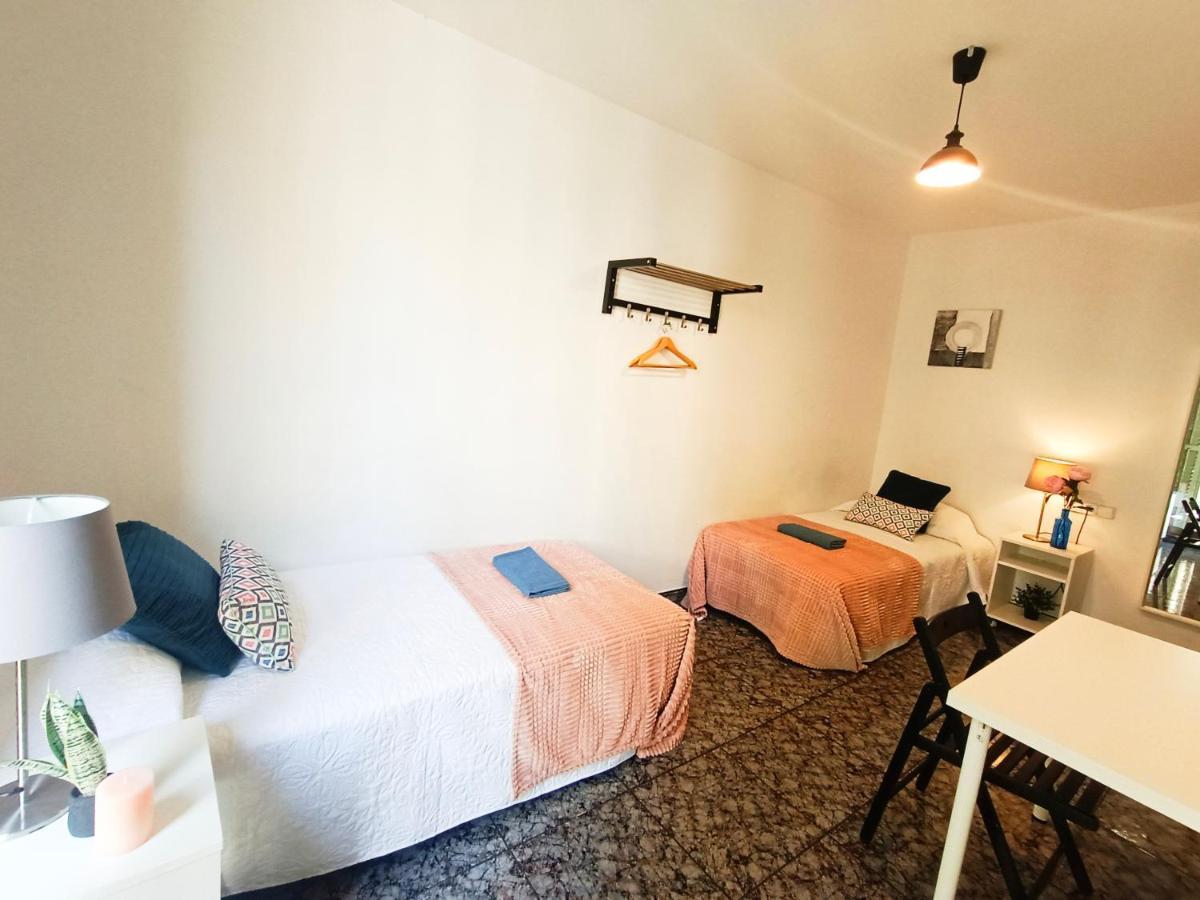By Plaza Urquinaona Rooms Barcelona Exterior foto